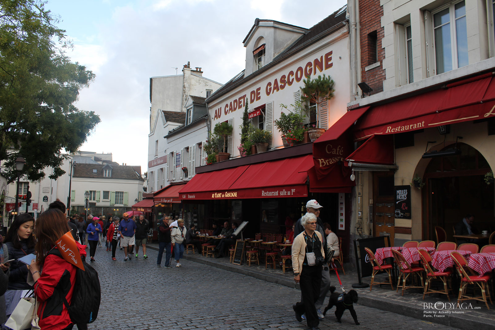 Au Cadet de Gascogne, 4 Place du Tertre, Paris